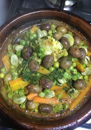 صورة لوصفة طاجين البازلاء والفول والجزر