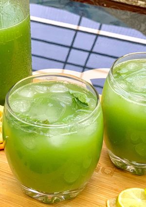 A picture of Cucumber Ginger Mint Augua-fresca.