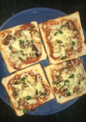 A picture of Pizza bread.
