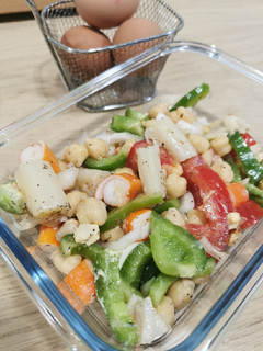 Una foto de Ensalada de garbanzos