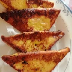 A picture of French toast.