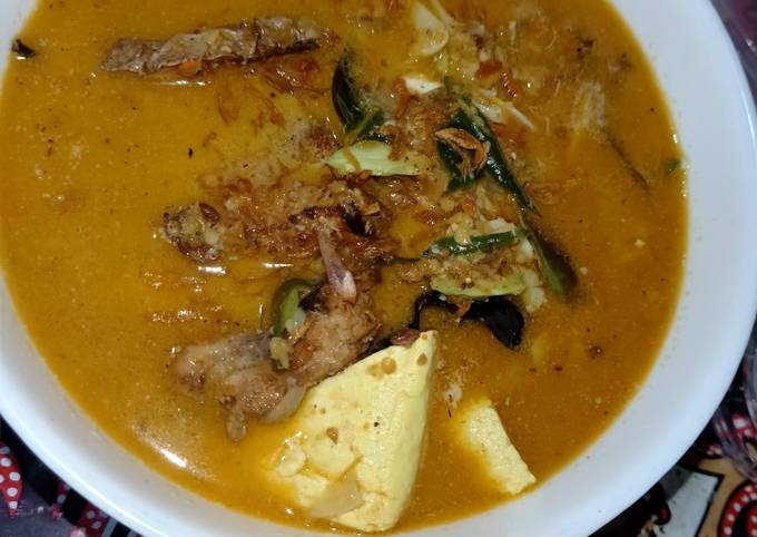 Mangut ikan asap cabe hijau dan petai