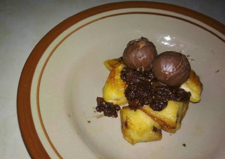 Pisang mentega saus coklat mete