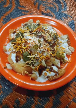 A picture of Papdi chaat.