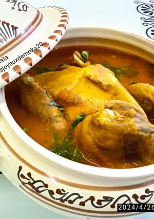 Une photo de Harira algérienne à l'ancienne au poulet fermier