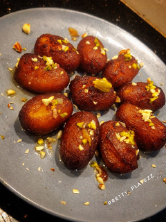 குலாப் ஜாமுன் (Globe jamun recipe in tamil) செய்முறை முக்கிய புகைப்படம்