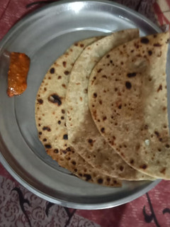 A picture of Paneer ke parathe.