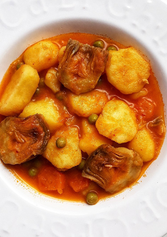 Una foto de 🌱GUISO DE PATATAS Y ALCACHOFAS🌱