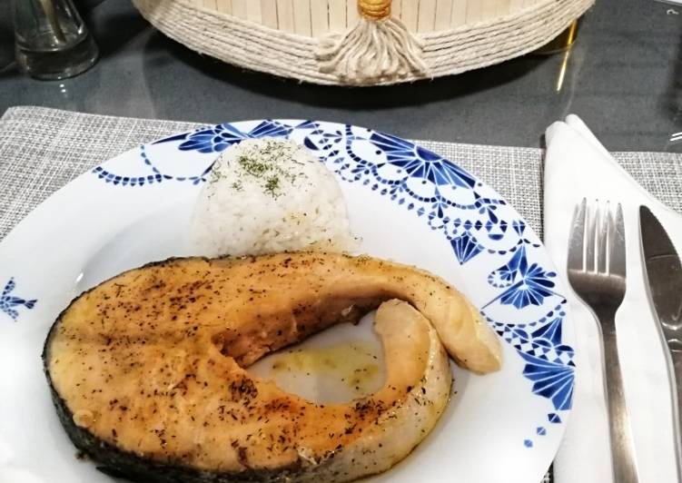 Salmón en salsa de Mantequilla