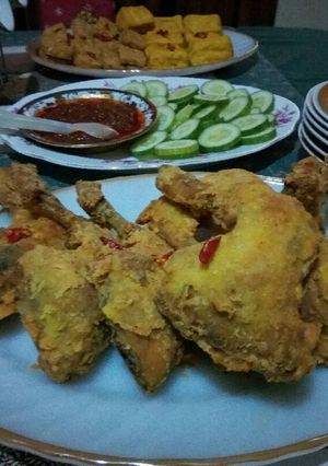 Foto resep Ayam goreng ketumbar selimut tepung ala ala Dina