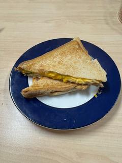 صورة لوصفة ساندويش التونا مع الجبنة الكريمية 🥪 😋