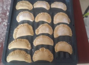 Una foto de Galletas empanadas dulces de mermelada  🍓