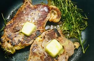 Steak lá hương thảo và truffle