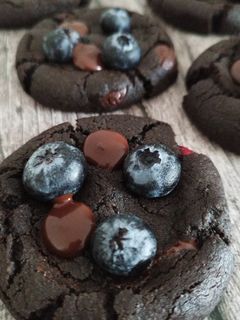 Une photo de Deep black blueberry cookies