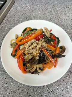 Hình của món Miến trộn Hàn Quốc.