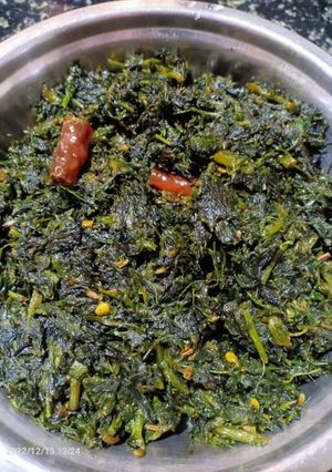 ছোলা শাক(Chola saag recipe in Bengali) রেসিপির প্রধান ছবি