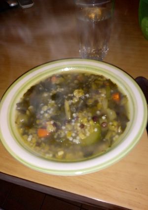 Una foto de Una rica sopa de verduras 😋