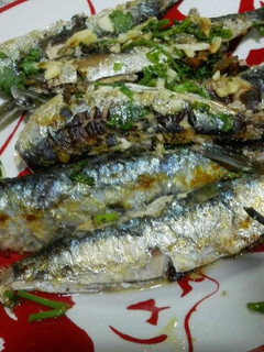 Una foto de Sardinas a la plancha con ajo y perejil