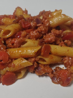 Una foto de Macarrones con carne y verduras