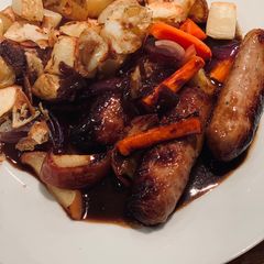 A picture of Sticky caramelised onion sauce.