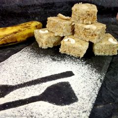 A picture of Banana oats drifruit cake.