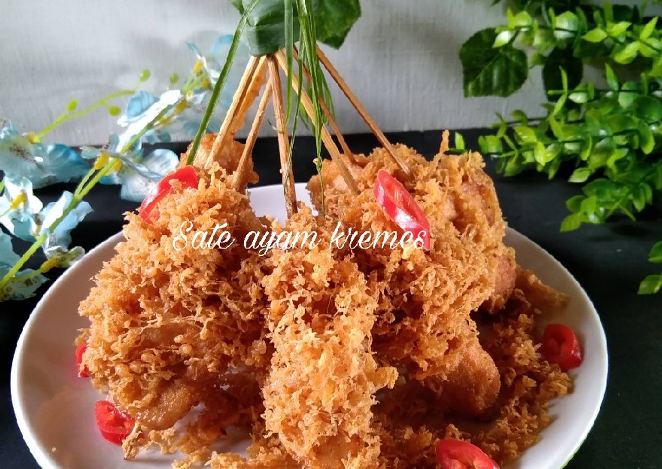 Sate ayam kremes