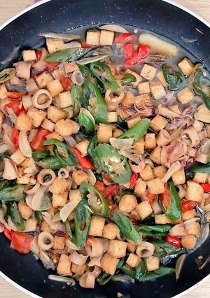 Foto resep Oseng Cumi Asin dan Tahu