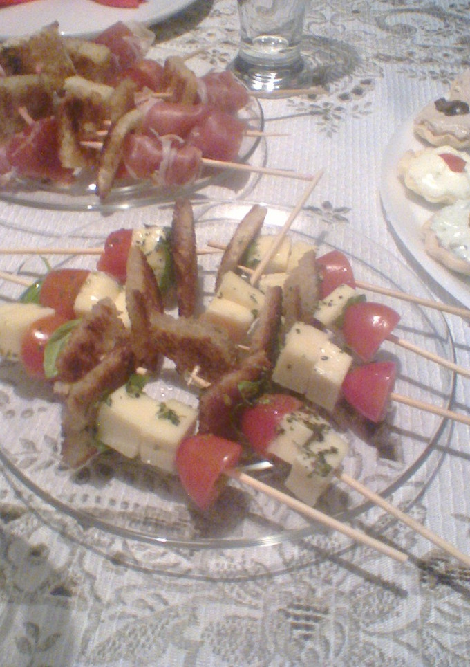 Una foto de Brochetas capresse