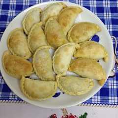 Una foto de Empanadas de pescado en lata