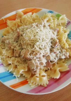 Tejfölös csirkemelles farfalle recept fotója