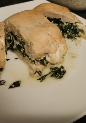 Una foto de Pollo relleno de crema de espinaca