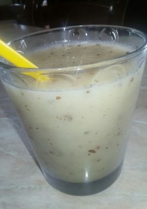 Foto di Frullato con succo di frutta alla pera, mela, limone e cannella