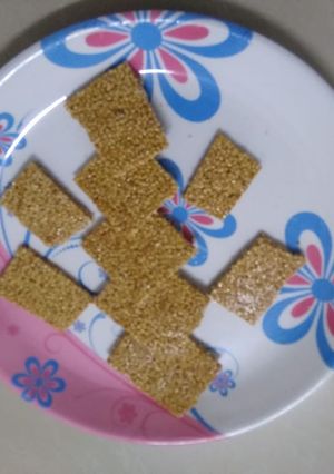 તલની ચીકી(Tal Chikki Recipe in Gujarati) રેસીપી મુખ્ય ફોટો