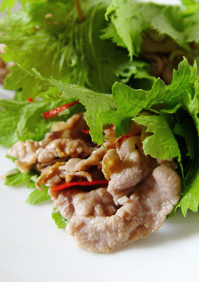 【厚生廚房】薑汁燒肉鮮蔬捲 的食譜成品照片