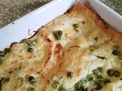 Una foto di lasagne con pasta