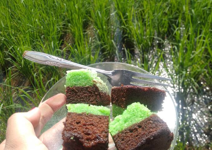 Brownis coklat pandan