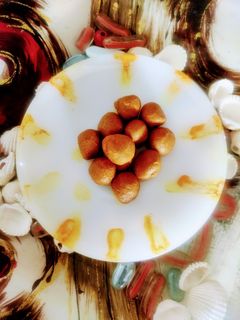 ઇમ્યુનિટી બુસ્ટર બોલ્સ (Immunity Booster Balls Recipe In Gujarati) રેસીપી મુખ્ય ફોટો
