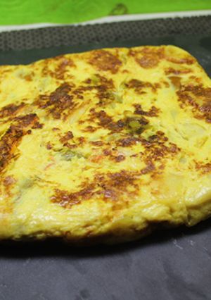 Foto principal de Tortilla cuadrada de patatas y pimientos italianos