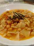 Pappardelle spezzettate con Ceci e Pomodoro Fresco a Modo Mio