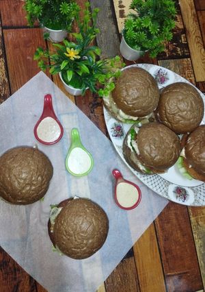صورة لوصفة برجر لحمة بالبصل المكرمل والفطر 🧅🍄 وبرجر اسكالوب الدجاج بالفطر والكريمه 😋🍔