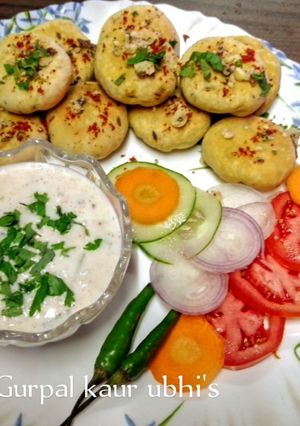 A picture of 🌋✨Lava flame hidden heart kachori with yogurt garlic dip 🧄💗.