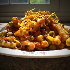 A picture of Peas corn Macaroni.