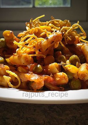 A picture of Peas corn Macaroni.