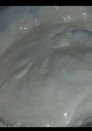A picture of Home made mayonnaise.