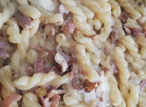 Foto di #467 Fusilli corti con speck, stracchino e noci 🥓🥜