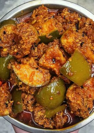 A picture of Mango spicy pickle.