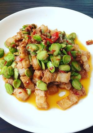 รูปของ หมูสามชั้นผัดกะปิใส่สะตอ