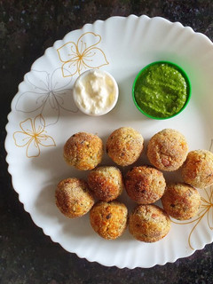 સાબુદાણા વડા (Sabudana Vada Recipe In Gujarati) રેસીપી મુખ્ય ફોટો