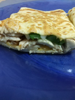 Una foto de Crepe de pollo, champiñones y espárragos