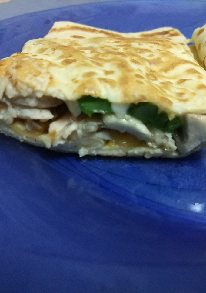 Una foto de Crepe de pollo, champiñones y espárragos